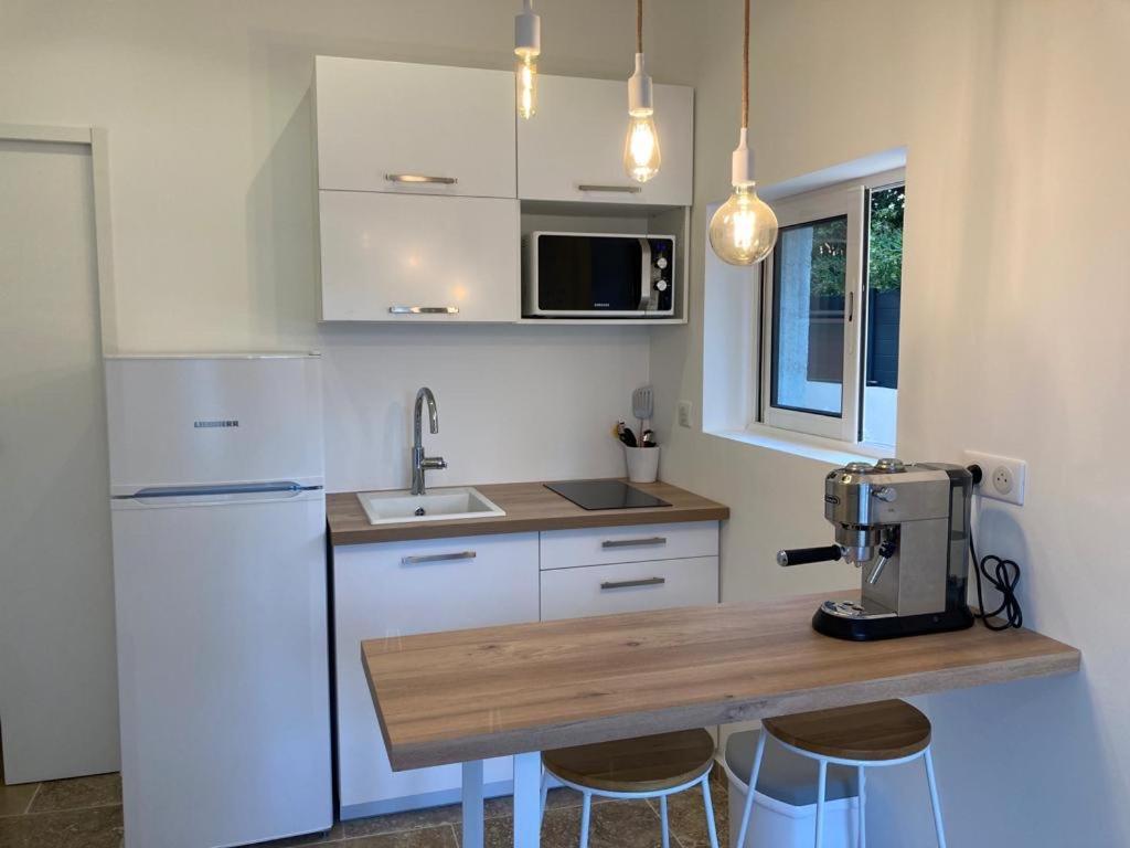 Charmant Studio Dans Villa - Parking - Jardin La Seyne-sur-Mer Eksteriør bilde
