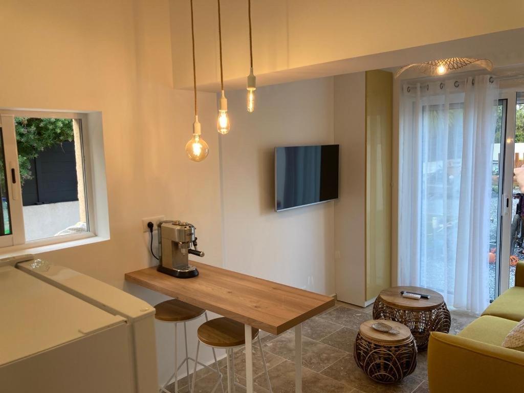 Charmant Studio Dans Villa - Parking - Jardin La Seyne-sur-Mer Eksteriør bilde